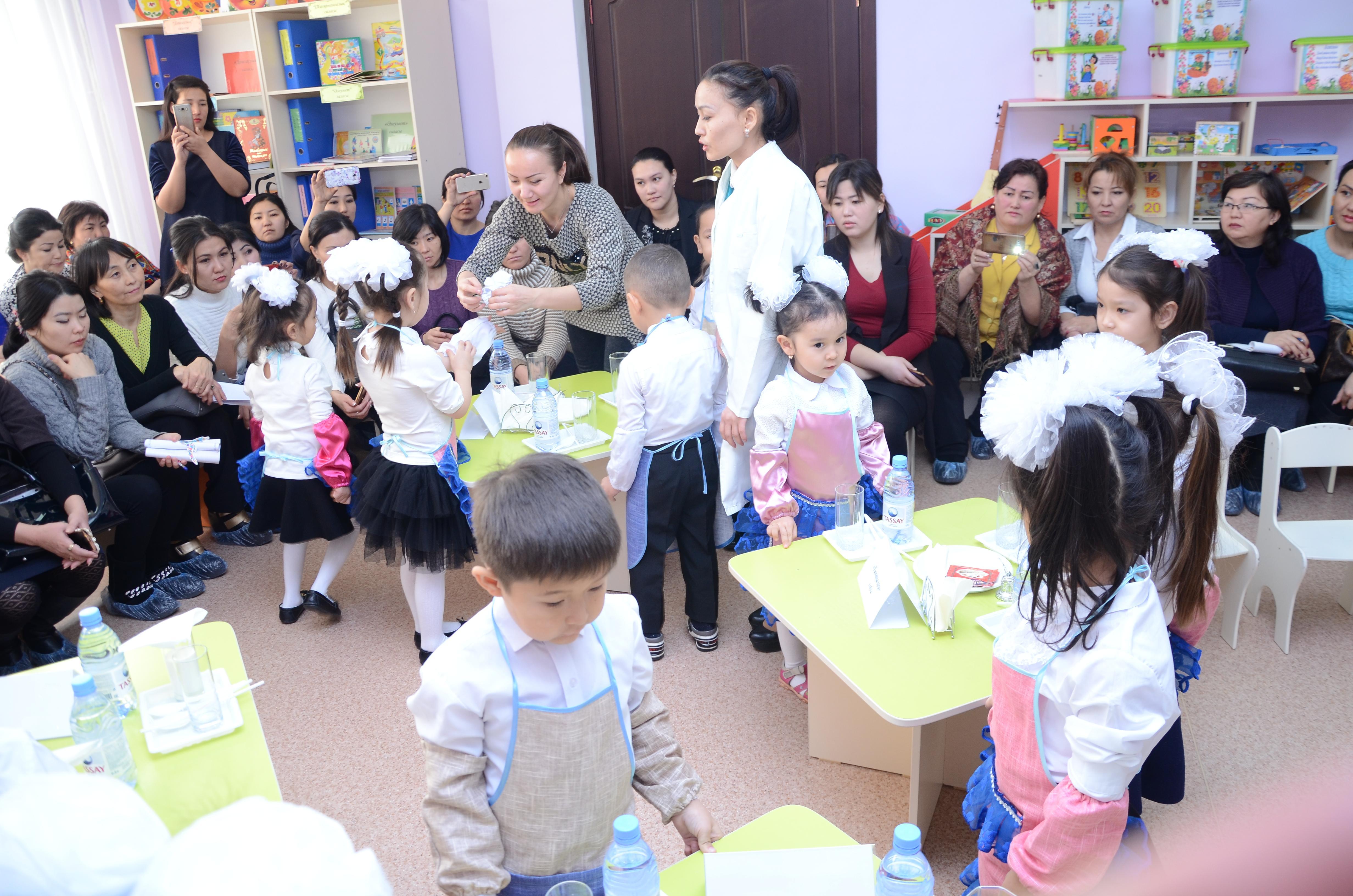 Аудандық оқу семинары. Ортаңғы "Балбөбек" тобы. Білім беру саласы: Әлеумет. Бөлімі: Экология негіздері. Тақ: "Су-тіршілік көзі". Тәрб: Жүсіпбекова Т.Ж